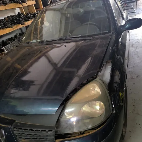 Sucata Renault Clio Sedan 2010 para retirada de peças