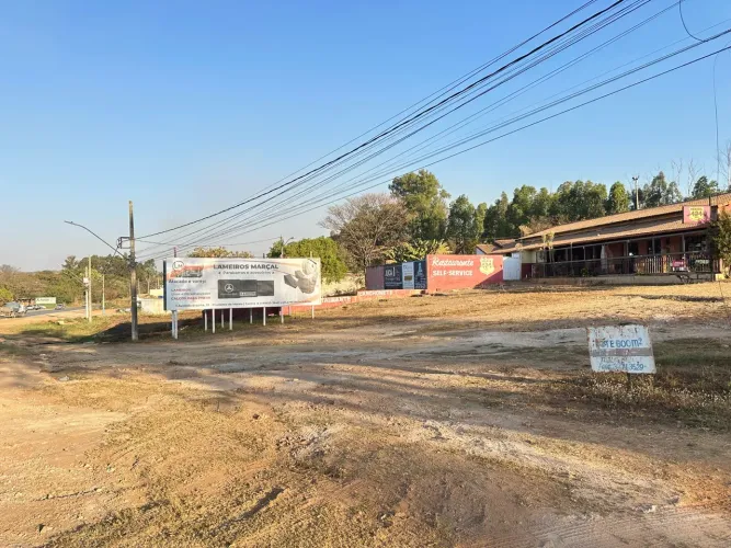 Vendo lote de 800m2 na Rua Equador com MG424