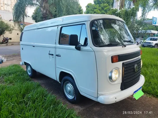 Kombi REFRIGERADA 2012 PRONTA P TRABALHAR