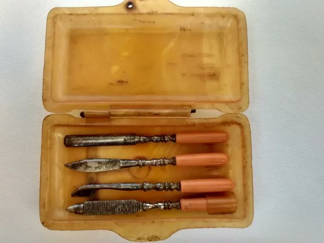 Kit De Higiene Pessoal Para Unhas Antigo Germany