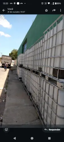 Vendo bombona plástica.Container ibc de mil litros semi novas. 