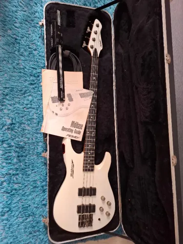 Peavey Midibase - Baixo MIDI Controlador