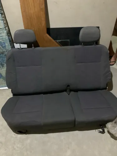 2 bancos traseiros novos não sei dizer o modelo