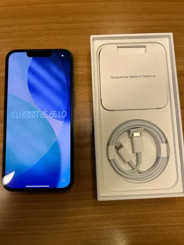 iPhone 13 128GB com cabo novo