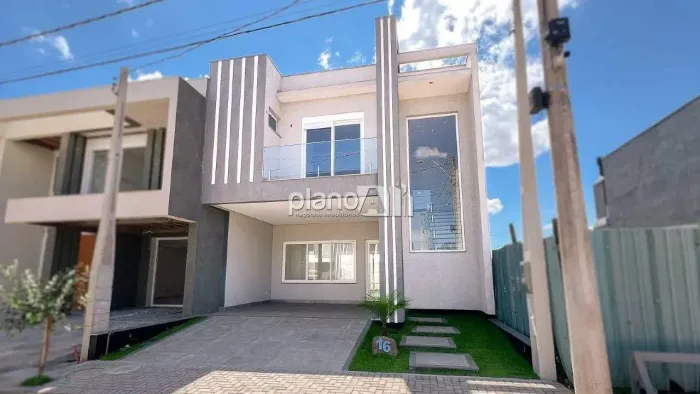 Casa em Condomínio Bella Vita à venda, com 173m², 3 quartos 1 suíte - Central Park - Cacho