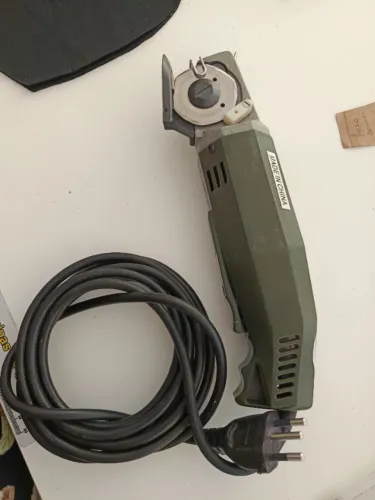 Tesoura de corte de tecido bananinha 
