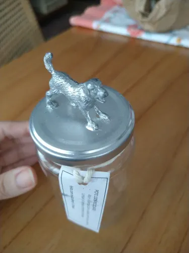 Pote de vidro com tampa em detalhes cachorro 