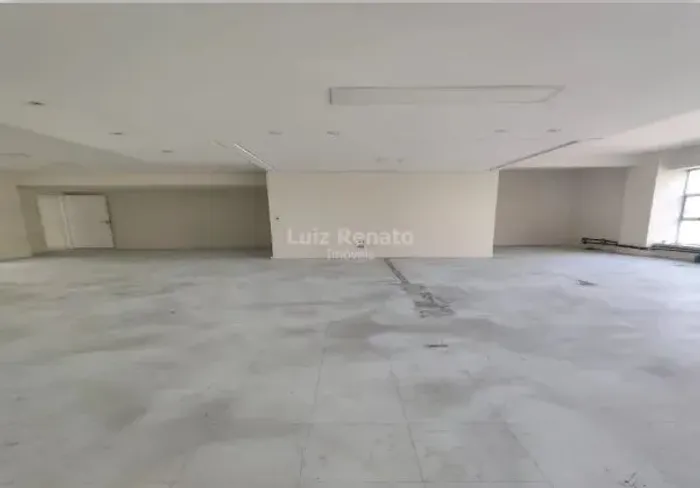 Andar corrido à venda no Centro