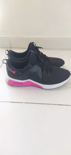 Tênis Nike Feminino Preto e Rosa