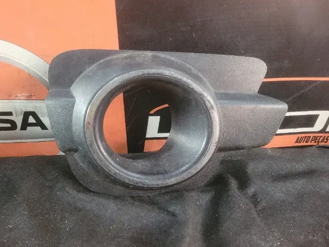 Moldura do Farol de Milha Direito Renault Kwid 2017 a 2022 (c Furo) Acab. Cromado