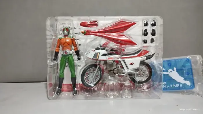 S.H.Figuarts set Kamen Rider Skyrider com a moto. zerados.