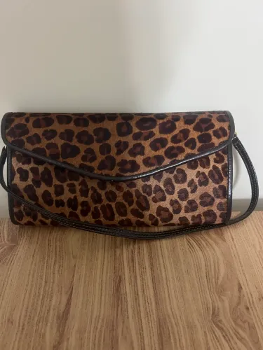 Bolsa de mão animal print