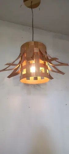 Luminária de Madeira Artesanal