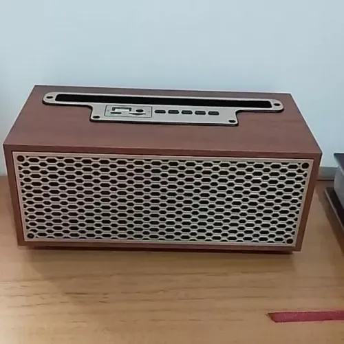 Belíssima Caixa Som Bluetooth Retrô Com Radio e Suporte Celular