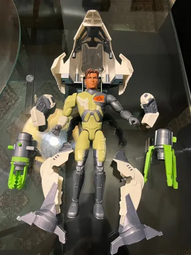 Boneco de Ação Max steel com armadura exoesqueleto - Colecionável