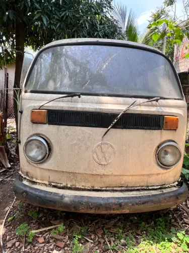 Kombi 1981 Original com Motor Ideal para Peças ou Projeto de Restauração