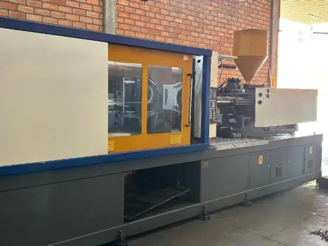 Injetora Sinitron SYA 3200 320ton 