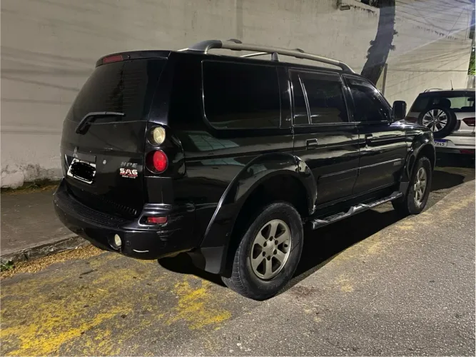 Pajero Sport HPE 4x4 muito nova