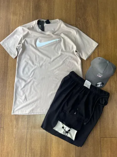Conjunto Nike - Camiseta Bege e Shorts Preto
