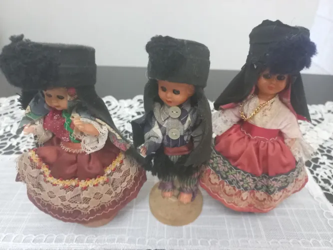 3 bonequinhas Portuguesa 16 cm 