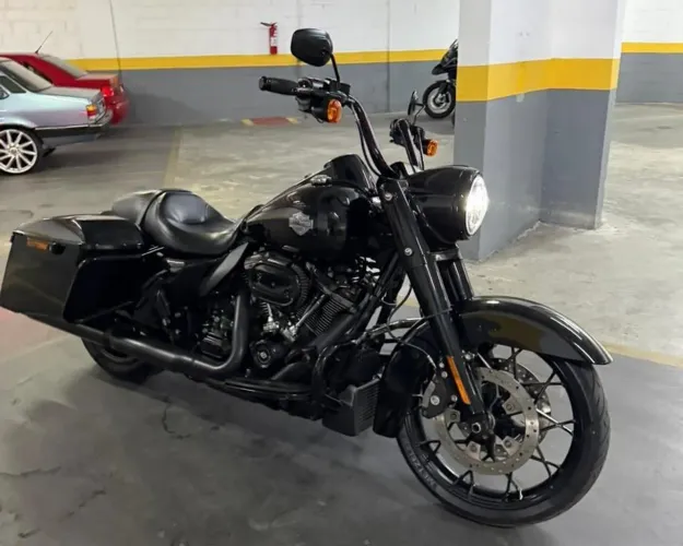 ROAD KING SPECIAL FLHRXS PRETA 2021/2021