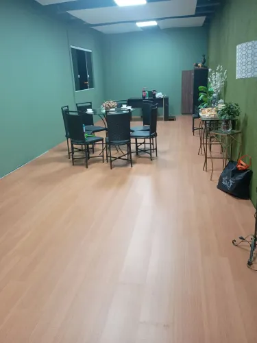 Instalação de piso e rodapé