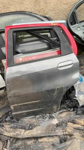  Porta trazeira esquerda Honda fit 2014