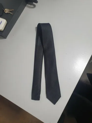 Gravata Cia do Terno 100% nova (Troco por carregador Samsung Tipo C preto / Aceito cartão)