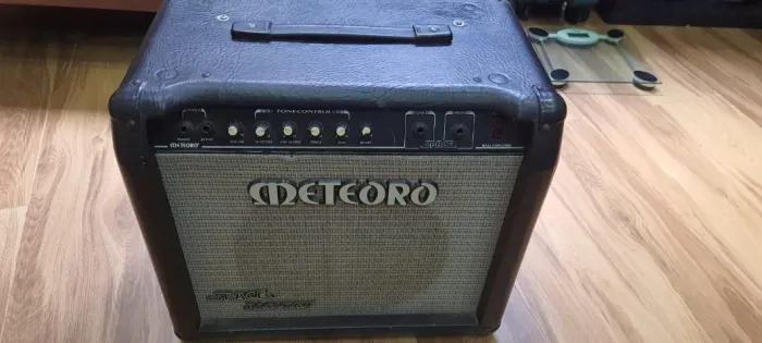 Meteoro Space Bassman 50w (amplificador para baixo)