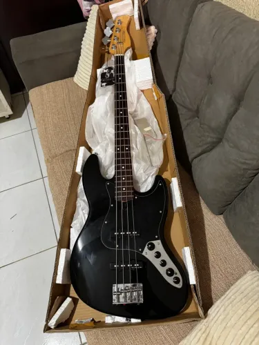 Baixo sire v3 4 cordas Marcus miller 