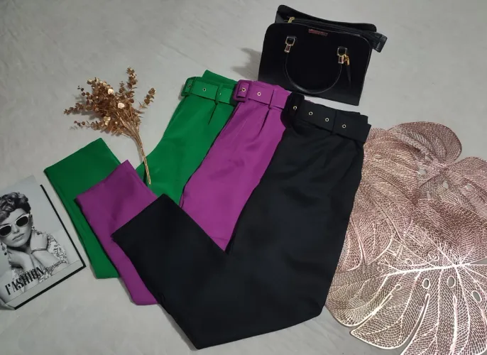 Calça Feminina de Alfaiataria com cinto forrado