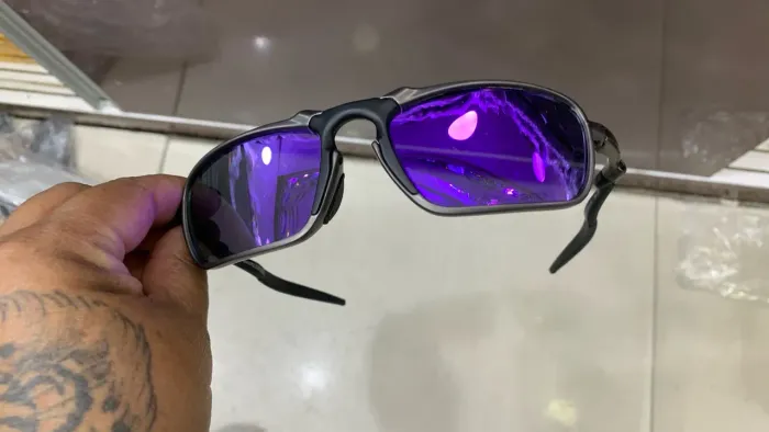 Badiman roxa Óculos de Sol Oakley - Lentes Roxas