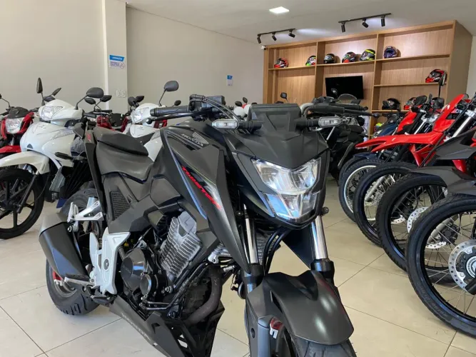 Honda CB 300F Twister 300 cc 