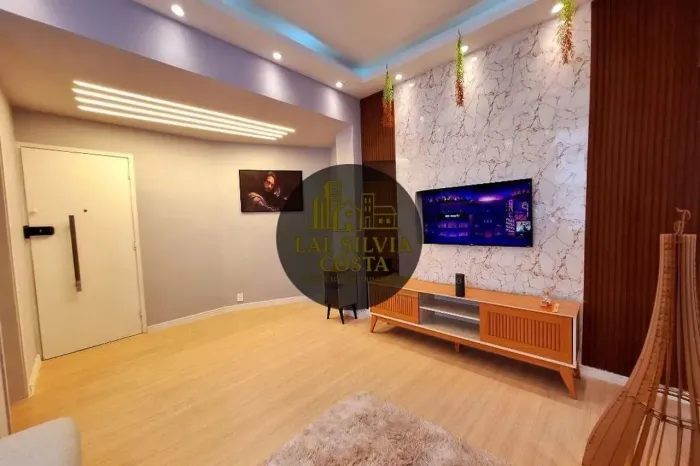 Apto com 70 m², 2 quartos e 2 banheiros no total. Mobiliado Próx. ao metrô