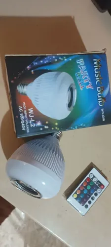 Lampada Led 6w Rgb Caixa Som Bluetooth 2 Em 1 Mp3