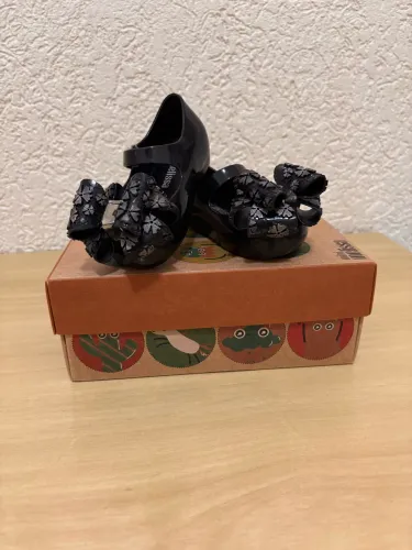 - Mini Melissa Ultragirl Preta Original Super Conservada - TAM 17/18