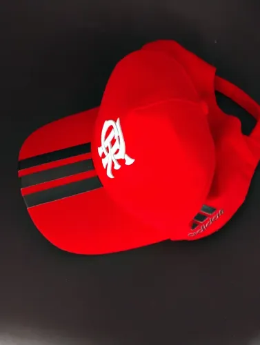 Boné Adidas Vermelho