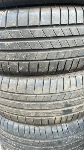 Pneu Bridgestone T005 205/55/17  95 % Vida