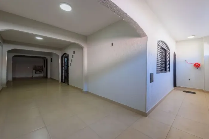 CASA 3 PAVIMENTOS -5 QUARTOS, 2 SUÍTES, 307,50 M², ACEITA FINANCIAMENTO BANCÁRIO