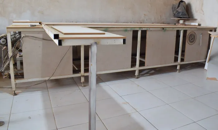 Máquina Esquadrejadeira Motor 3CV Trifásico