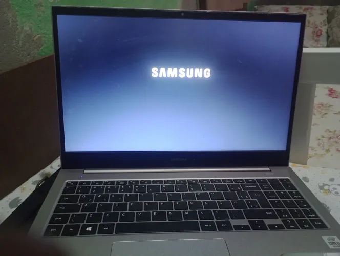 Vendo notebook Samsung E30 I3 de 10geracao 