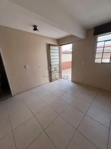 Oportunidade - Casa sobrado com Edícula - Ayrosa - Osasco - 2 Dormitórios - 120m².