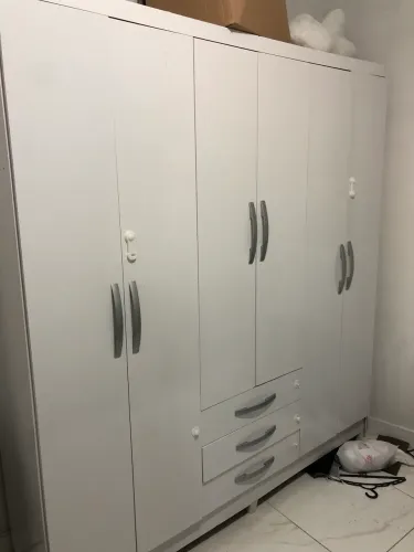 Guarda-roupa 6 portas 3 gavetas