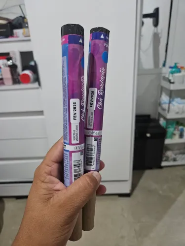 Vendo fumaça para cha revelação azul