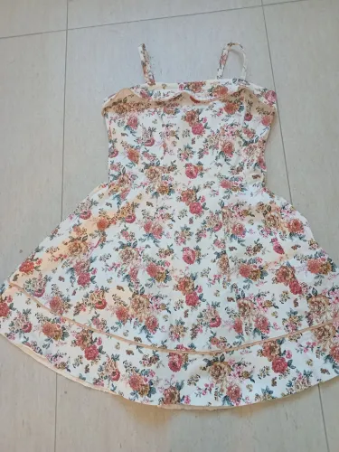 Vestido de brim floral novo