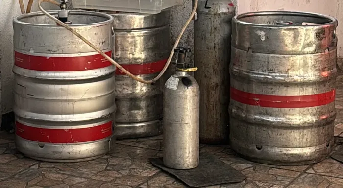 Vendo barril de chopp vazio 50l