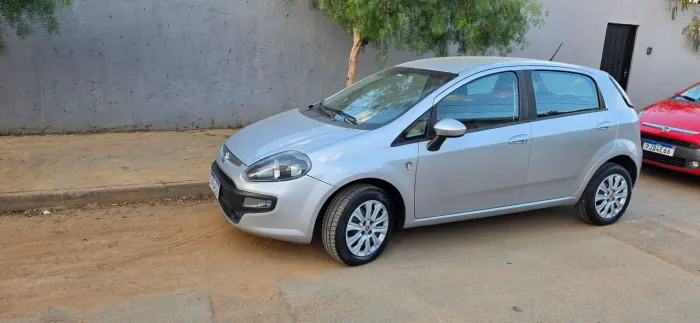 Fiat Punto Attractive 1.4 Fire Flex 8V 5P 2013