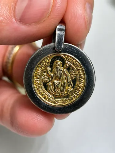Medalha de São Bento em Aço com Chapa em Ouro 18k - 6,2g