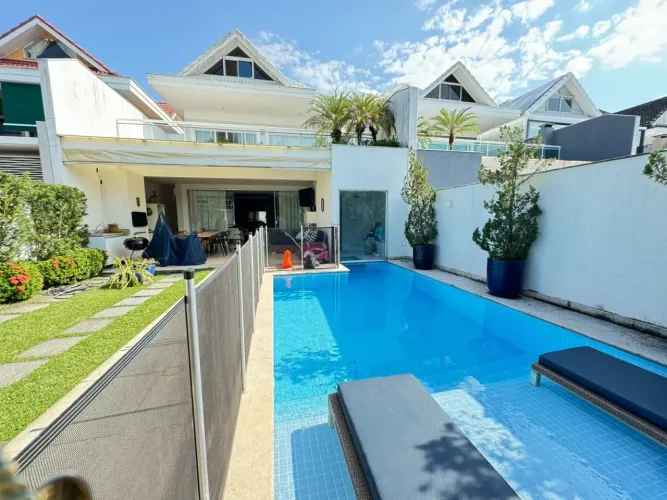 CASA À VENDA NO CONDOMÍNIO BLUE HOUSES,5 SUITES, BARRA DA TIJUCA-RJ