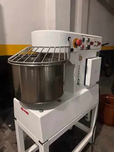 Amassadeira Famag AM-12E 12kg